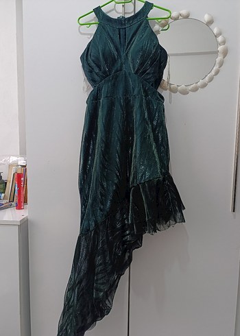 Uzun Asimetrik Kesim Yeşil Gotik Abiye - Görsel 6