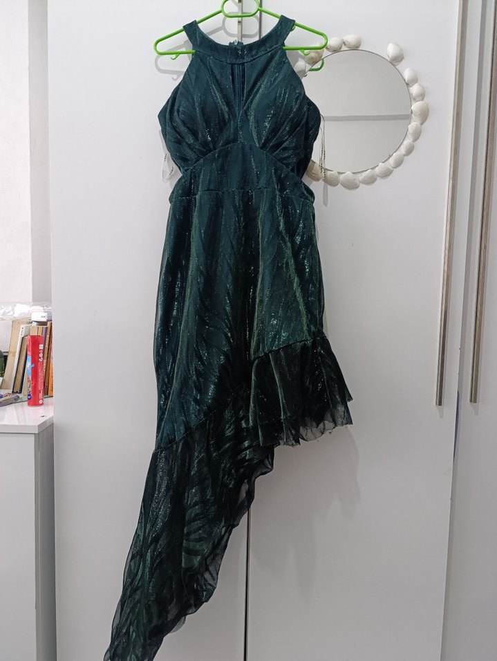 Uzun Asimetrik Kesim Yeşil Gotik Abiye - Görsel 4