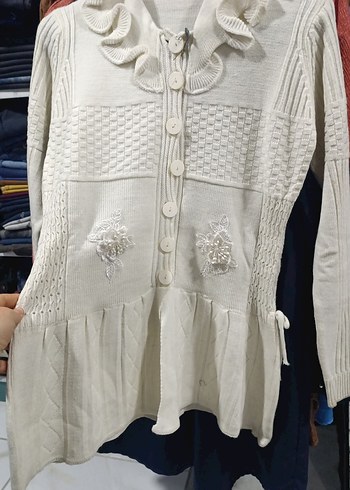 Beyaz Nakışlı Uzun Kollu Triko Hırka - Görsel 3