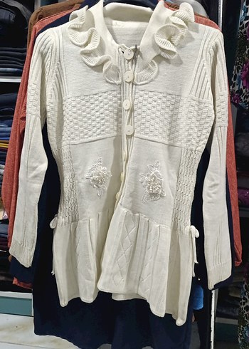 Beyaz Nakışlı Uzun Kollu Triko Hırka - Görsel 2