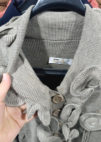 Kahverengi Fırfırlı Triko Hırka - Görsel 5