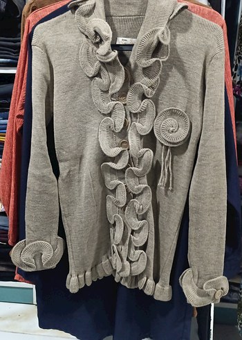 Kahverengi Fırfırlı Triko Hırka - Görsel 3