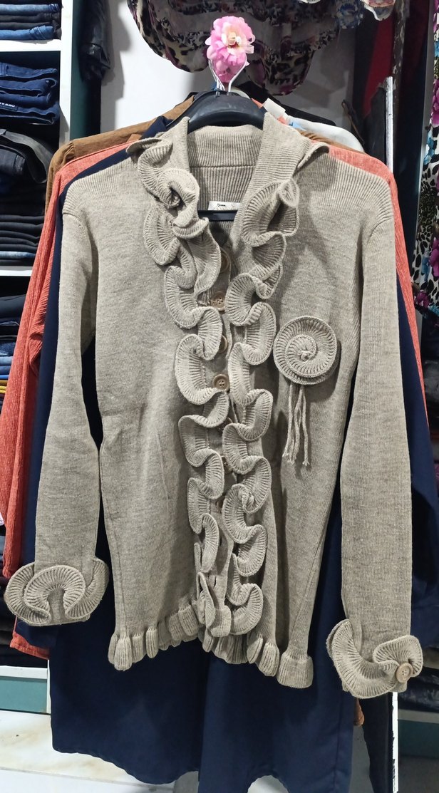 Kahverengi Fırfırlı Triko Hırka - Görsel 4