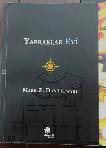 Yapraklar Evi Mark Z. DANİELEWSKİ
