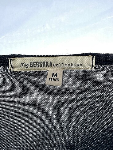m Beden siyah Renk Bershka Bluz %70 İndirimli.