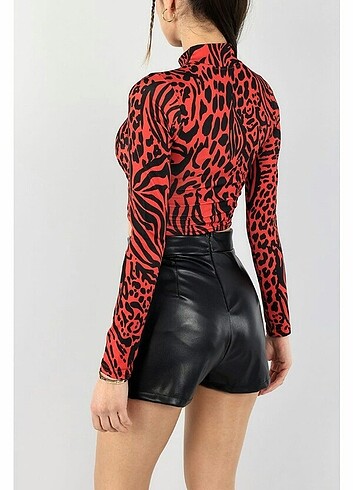 36 Beden Kırmızı leopar desenli bluz