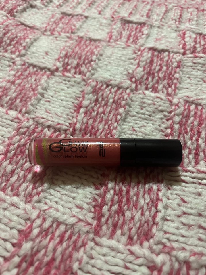 P2 Catch The Glow Lipgloss - Görsel 2