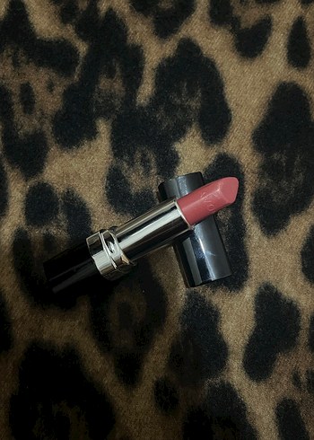 Pembe Renkli Ruj - Görsel 3