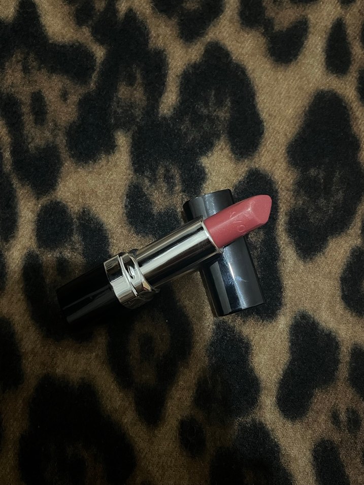 Pembe Renkli Ruj - Görsel 3