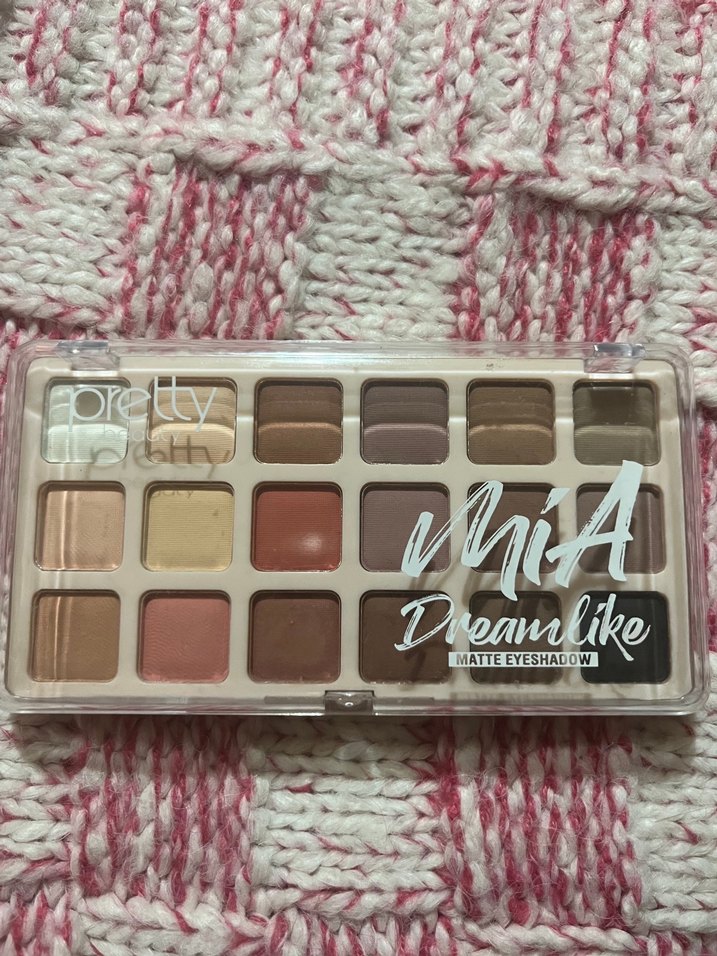 Pretty Beauty 18'li Far Paleti - Görsel 3