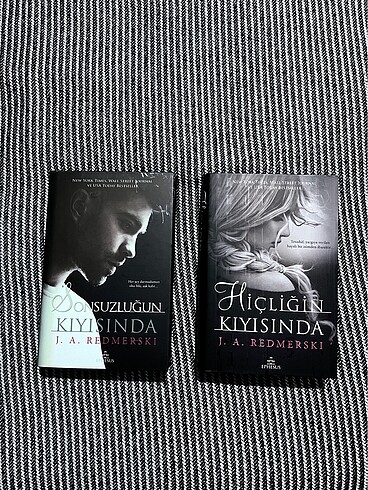 Hiçliğin kıyısında/ sonsuzluğun kıyısında
