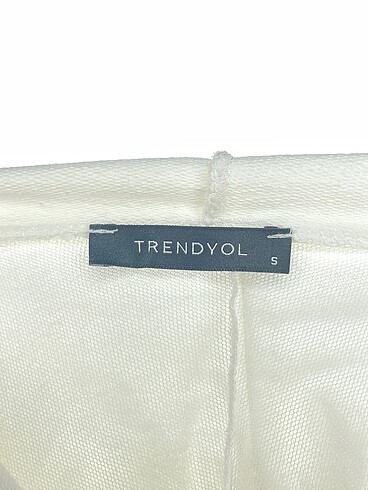 s Beden beyaz Renk Trendyol & Milla Sweatshirt %70 İndirimli.