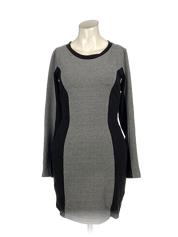 PreLoved Kısa Elbise %70 İndirimli.