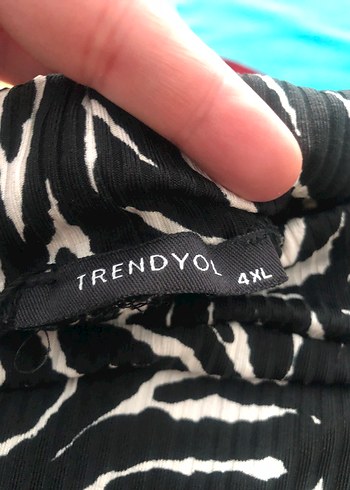 Trendyol & Milla Trendyol asimetrik siyah beyaz 48 beden