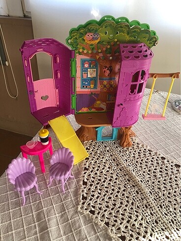 Beden Renk Barbie Chelsea nin ağaç evi