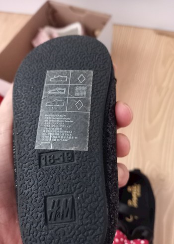 H&M Fiyonklu Siyah Renkli Babet H&M 18 19 numara