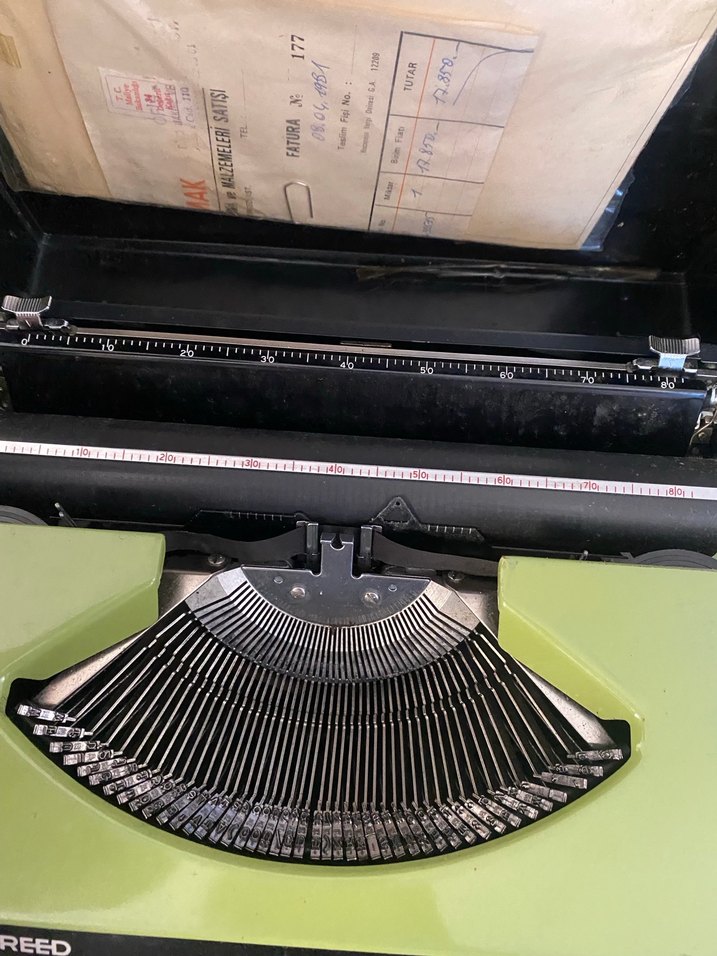 Parlak Yeşil Vintage Daktilo - Görsel 3