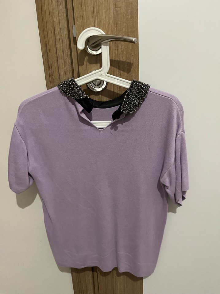 Boncuklu Yaka Detaylı Mor Kısa Kollu Triko - Görsel 2