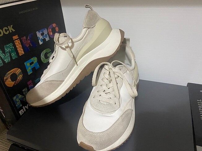 36 Beden beyaz Renk OYSHO. Sneakers