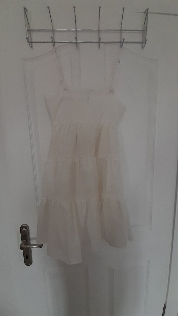 Beyaz cicekli elbise - Görsel 3