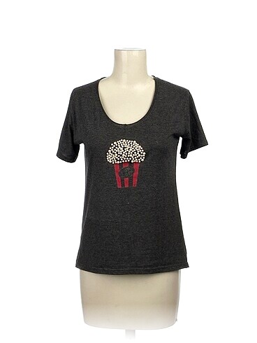 PreLoved T-shirt %70 İndirimli.