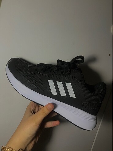 Adidas spor ayakkabı