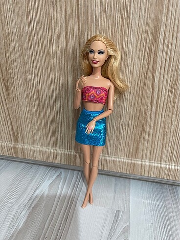 Barbie Summer eklemli bebek