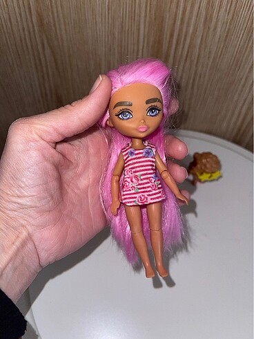 Beden Renk Eklemli Barbie bebek ve extra köpeği