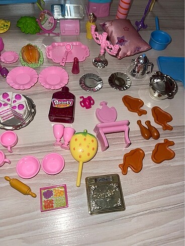  Beden Barbie oyun evi aksesuarları