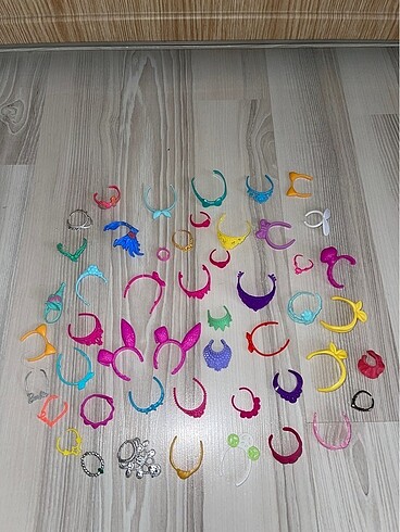 Barbie Barbie vb.taç, kolye