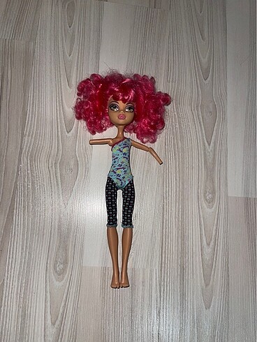 Monster High Bebek Howleen Wolf
