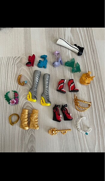 Monster High ayakkabı ve aksesuarlar