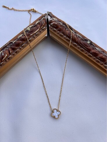 Van Cleef & Arpels Marka model minimal kolye