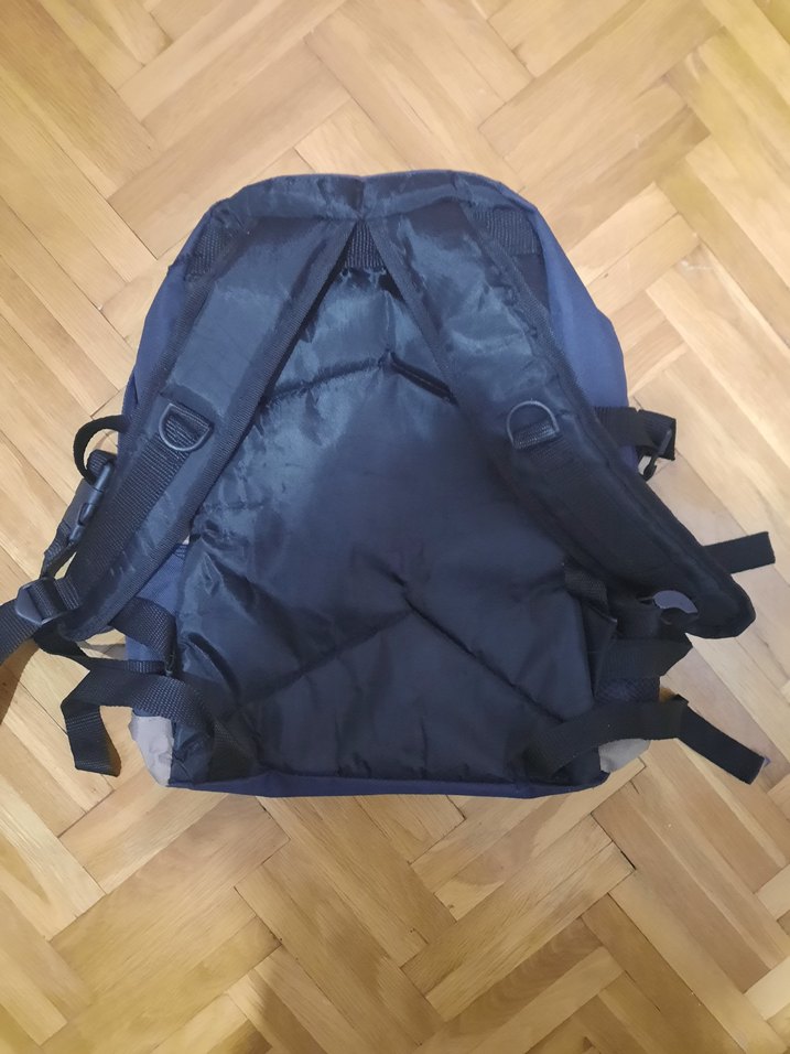 EASTPAK SIRT ÇANTASI - Görsel 3