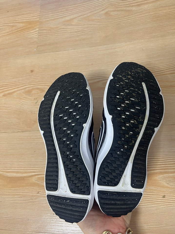 Erkek Çocuk Siyah Cırtlı Spor Ayakkabı - Görsel 4