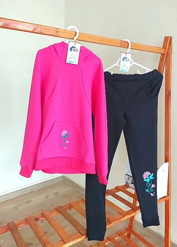 Sweatshirt ve pantalon 9 yaş için 