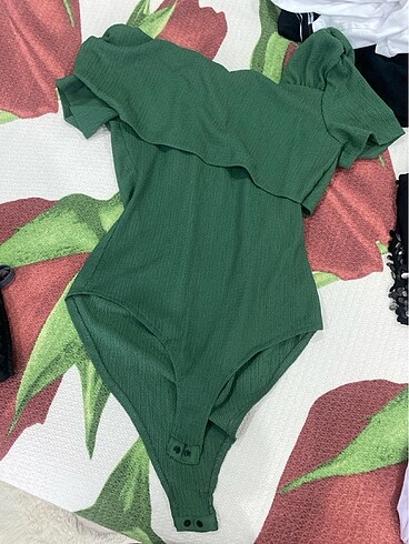 m Beden Zümrüt yeşili alttan çıtçıtlı body
