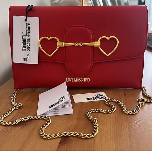 Love Moschino