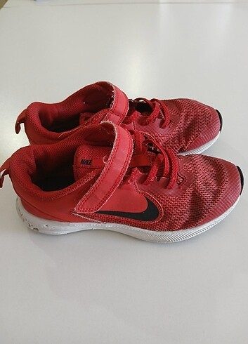 32 Beden Nike Spor Ayakkabı