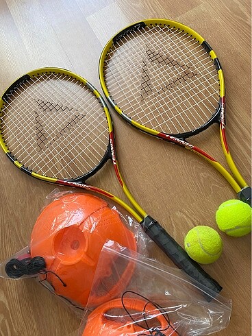 Tenis
