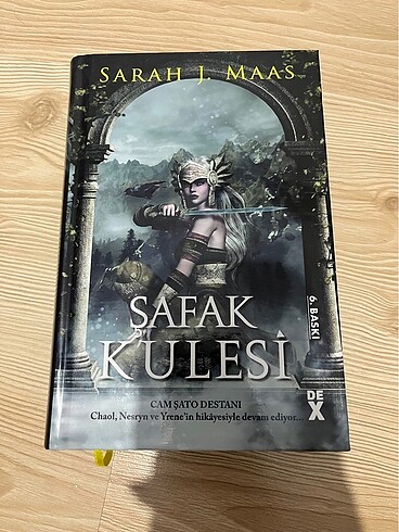 Şafak Kulesi, Sarah J. Maas