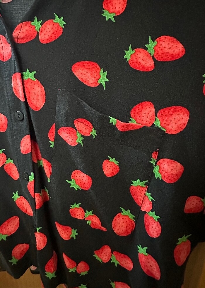 Çilek desenli  gömlek - Görsel 2