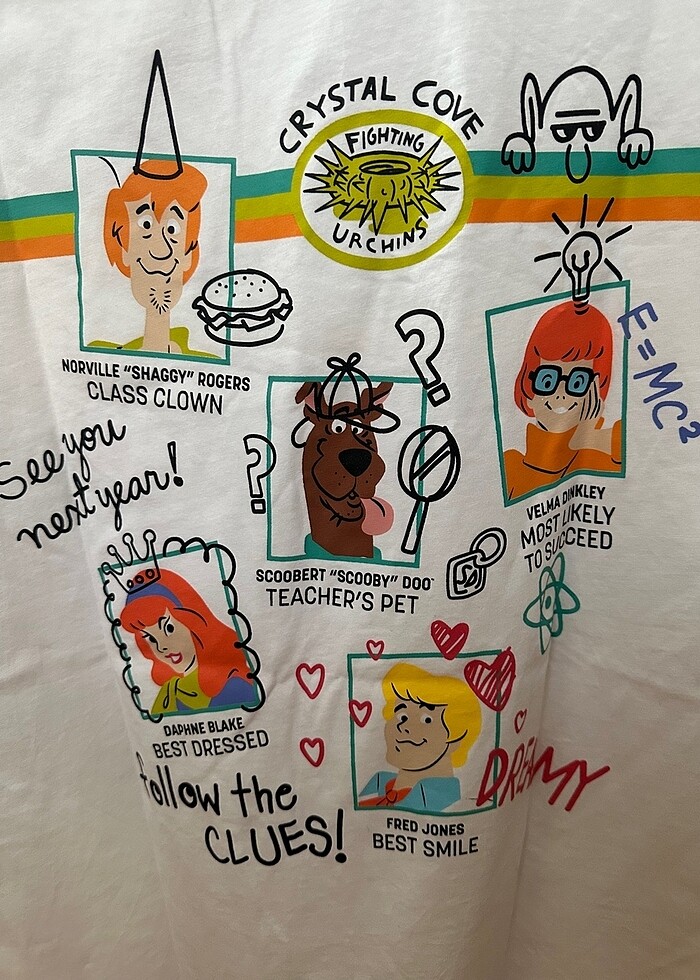 Mavi jeans, baskılı beyaz tişört - Görsel 4