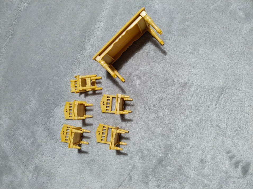 sylvanianfamilies 4adet sandalye 1masa 1bebek sandalyesi oyuncak - Görsel 3