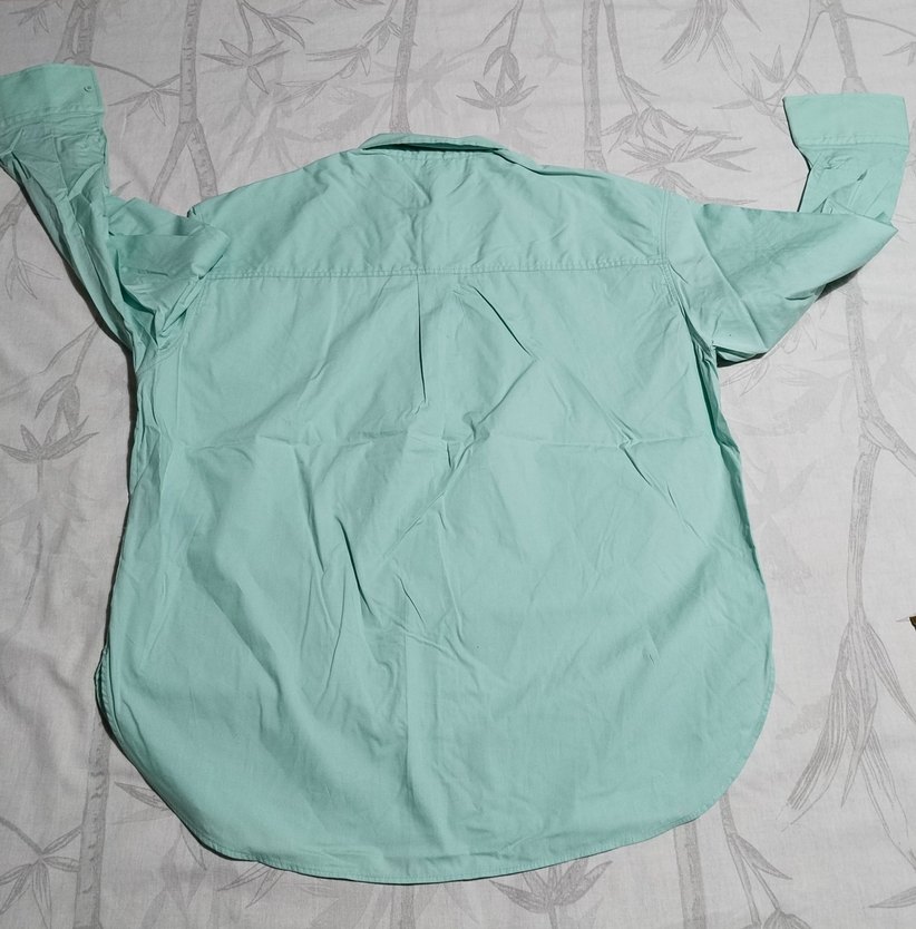 Mavi  Gömlek Oversize / Geniş Kesim sıfır üründür.  1 adet - Görsel 3