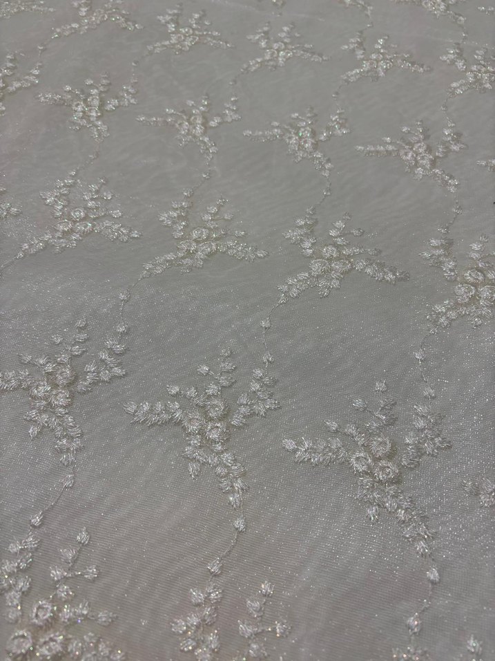 Nakışlı Beyaz Yatak Örtüsü - Görsel 4