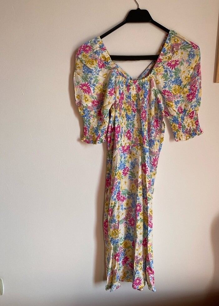 Çiçek desenli elbise - Görsel 4