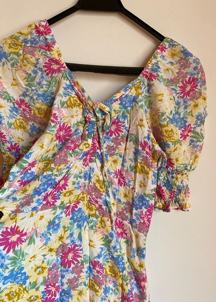 Çiçek desenli elbise - Görsel 3