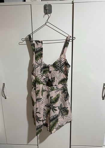 Pull and Bear Pembe Desenli Kısa Tulum