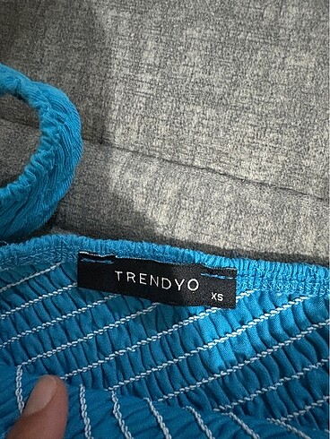 Trendyol & Milla Tek kol bluz